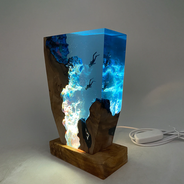 Divers Deep Sea Exploration - High Quality Epoxy Resin Lamp