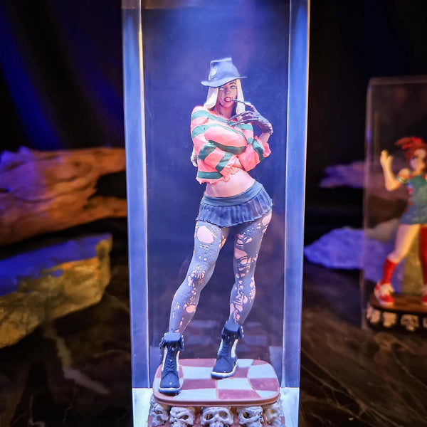 Halloween Horror Freddy Krueger Girl Diorama Epoxy Resin Lamp, Night Light, Wireless Lights