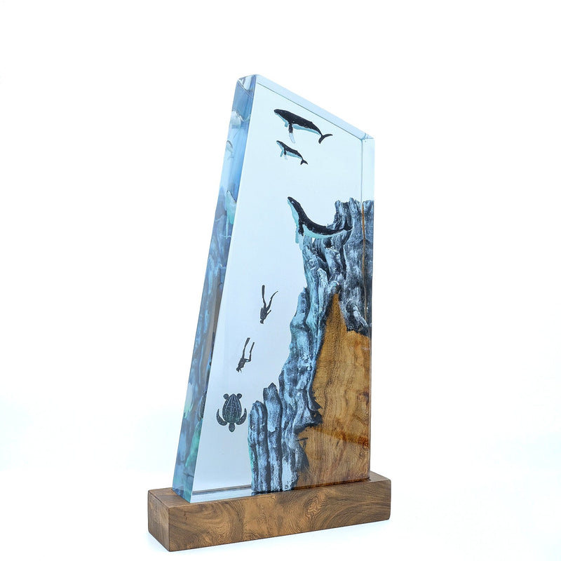 Humpback Whales & Divers & Turtle - High Quality Epoxy Resin Lamp