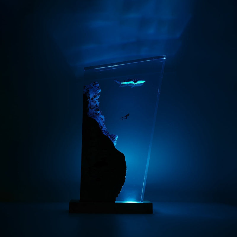 Whale Shark & Diver - High Quality Epoxy Resin Lamp