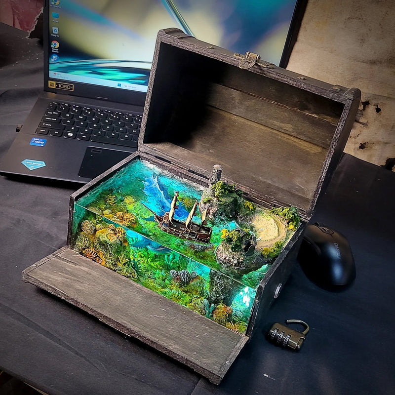 Leviathan the Sea Monster Pirates Mythology Diorama Treasure Mistery Box Gift Epoxy Resin, Night Light