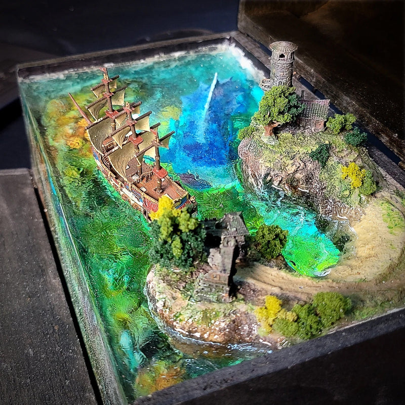 Leviathan the Sea Monster Pirates Mythology Diorama Treasure Mistery Box Gift Epoxy Resin, Night Light